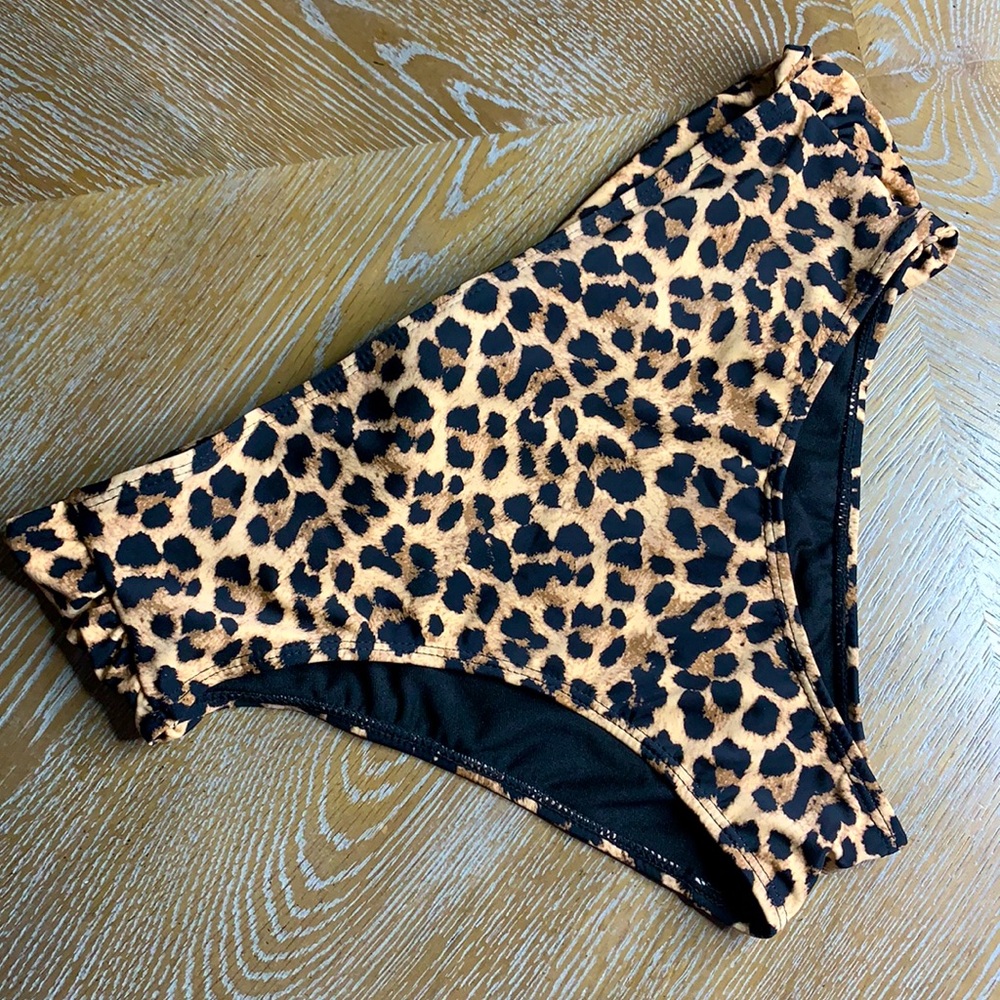 CABANA DEL SOL Leopard Back Tie Side Scrunch Bikini Bottom S